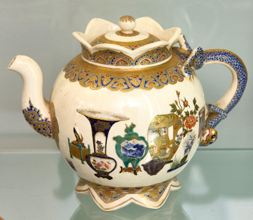A JAPANESE EDO PERIOD SATSUMA WINE TEAPOT (AF) H.15.5CM, LEONARD JOEL LOCAL DELIVERY: SMALL sold by Leonard Joel, lot 2212 — auction record photograph