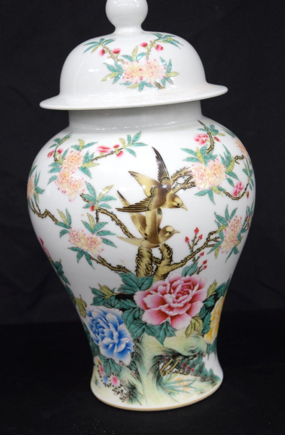 A Chinese porcelain Famille Verte jar and cover decorated with birds and foliage sold by Hannam's Auctioneers, lot 3209 — auction record photograph