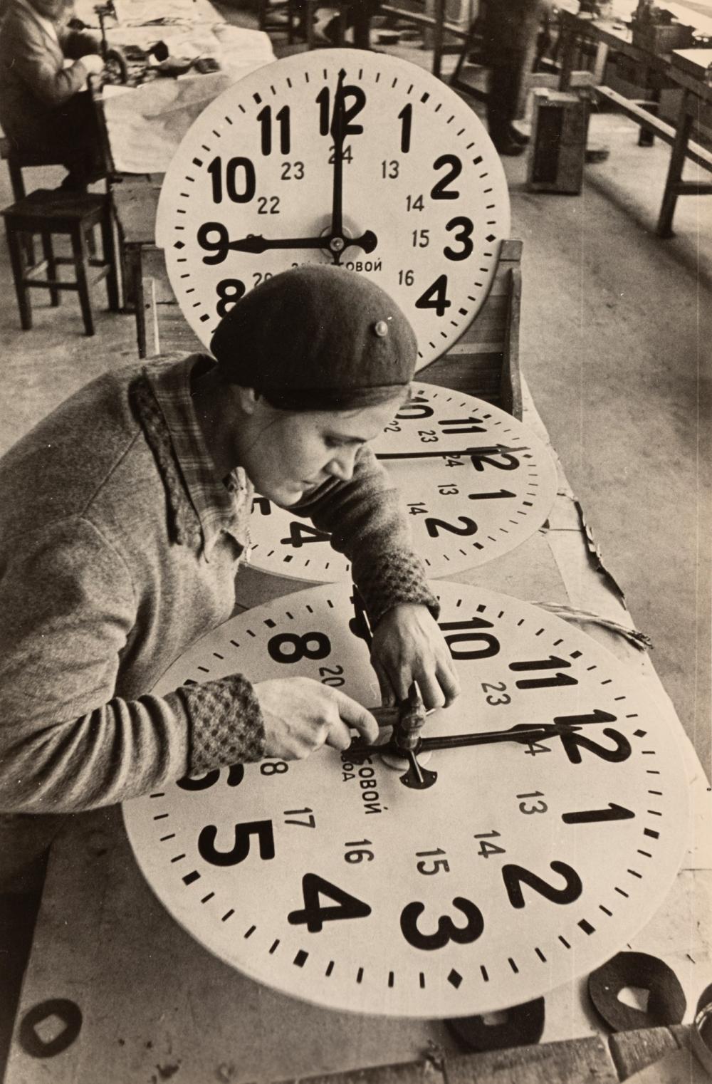 Yakov Khalip comparable auction result: yakhov khalip 1908 1980 clocks factory 1936