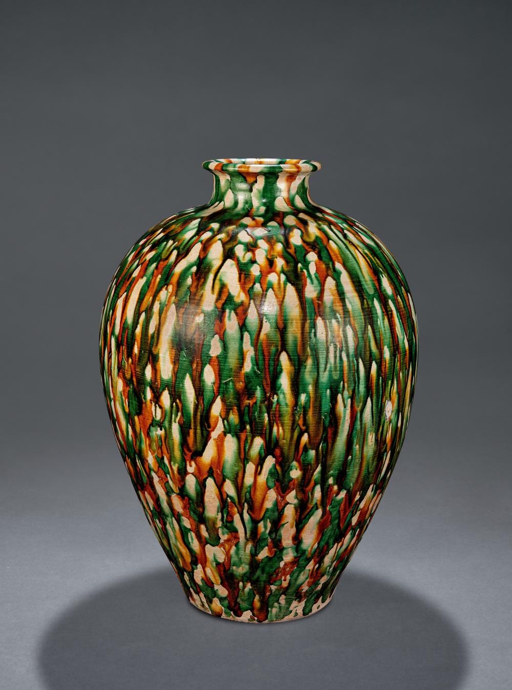 A Sancai-Glazed Jar, TANG DYNASTY, 618-907 唐 三彩罐 comparable sale