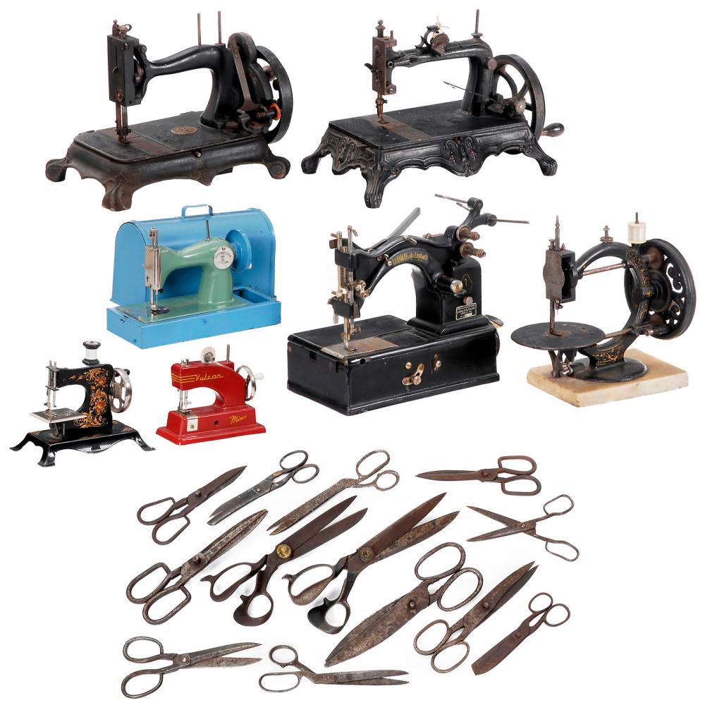 7 Sewing Machines and 13 Pairs of Antique Scissors sold by Auction Team Breker, lot 444 — auction record photograph