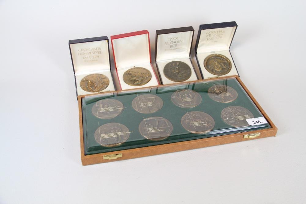 Hans Christian Andersen comparable auction result: hans christian andersen og harald salomon m m