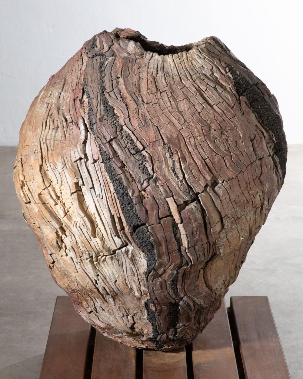 claudi casanovas large vessel plastic · Kunst und Design Auktionshaus Schops Turowski · 2022-11-19 Claudi Casanovas comparable auction result: claudi casanovas large vessel plastic