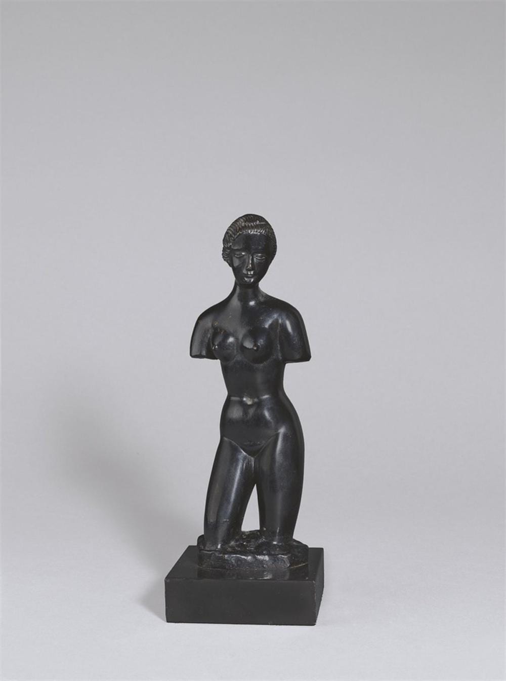 Moisej Kogan comparable auction result: stehender frauenakt