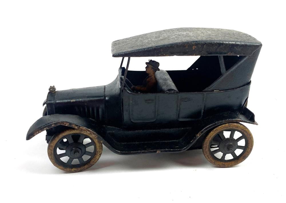 Willis Bing Davis comparable auction result: bing germany tin plate wind up saloon car c 1920