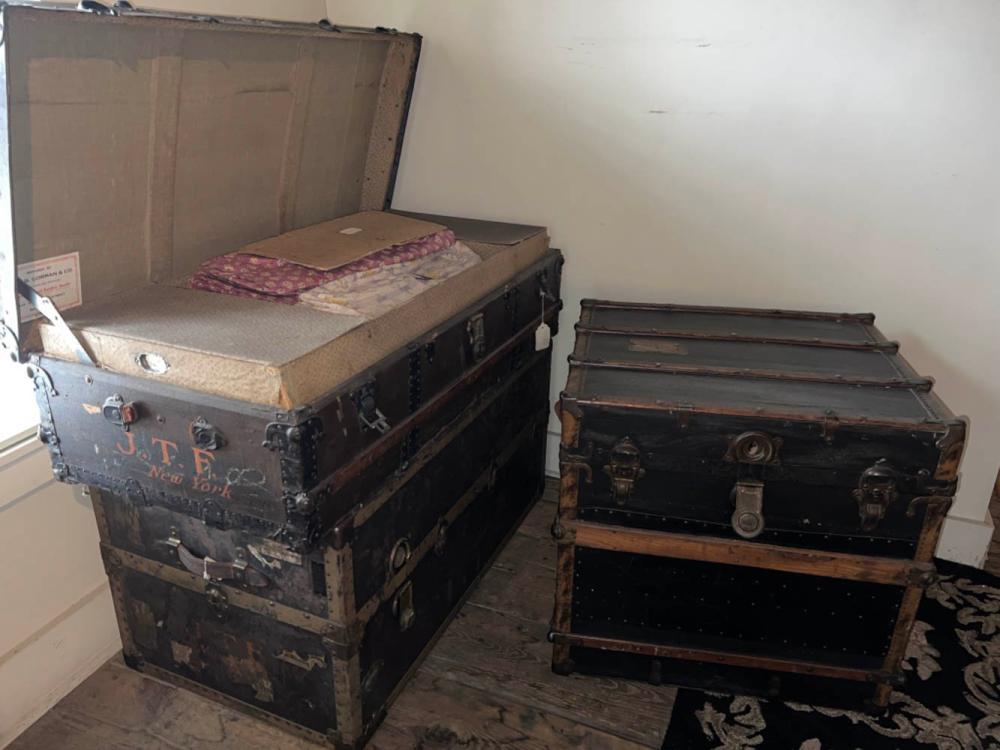 Steamer Trunks sold by Dovetail Auctions, LLC, lot 1402 — auction record photograph