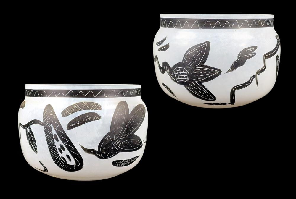 Ulrica Hydman- Vallien comparable auction result: ulrika hydman vallien pour kosta boda paire de grandes coupes aux silhouettes