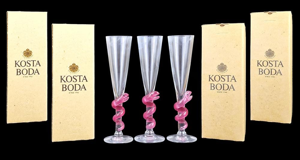 Ulrica Hydman- Vallien comparable auction result: ulrika hydman vallien pour kosta boda suite de sept fl tes cl op tre