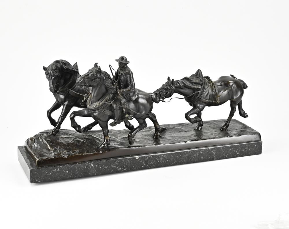 Hans Guradze comparable auction result: antique bronze group of figures