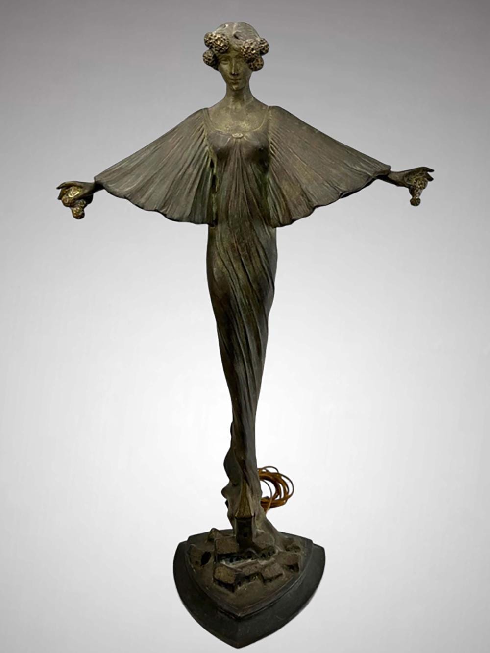 Jules Jouant comparable auction result: jules jouant 1182 1921 bronze signed lamp