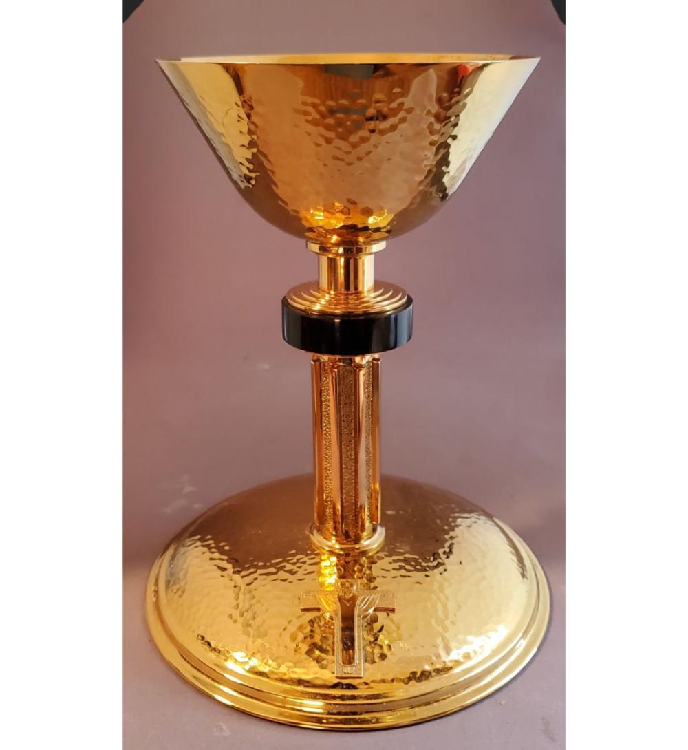 ART DECO CHALICE IN GREAT CONDITION WITH PATEN AND CARRYING CASE CIRCA 1950 sold by RB Fine Arts, lot 92 — auction record photograph