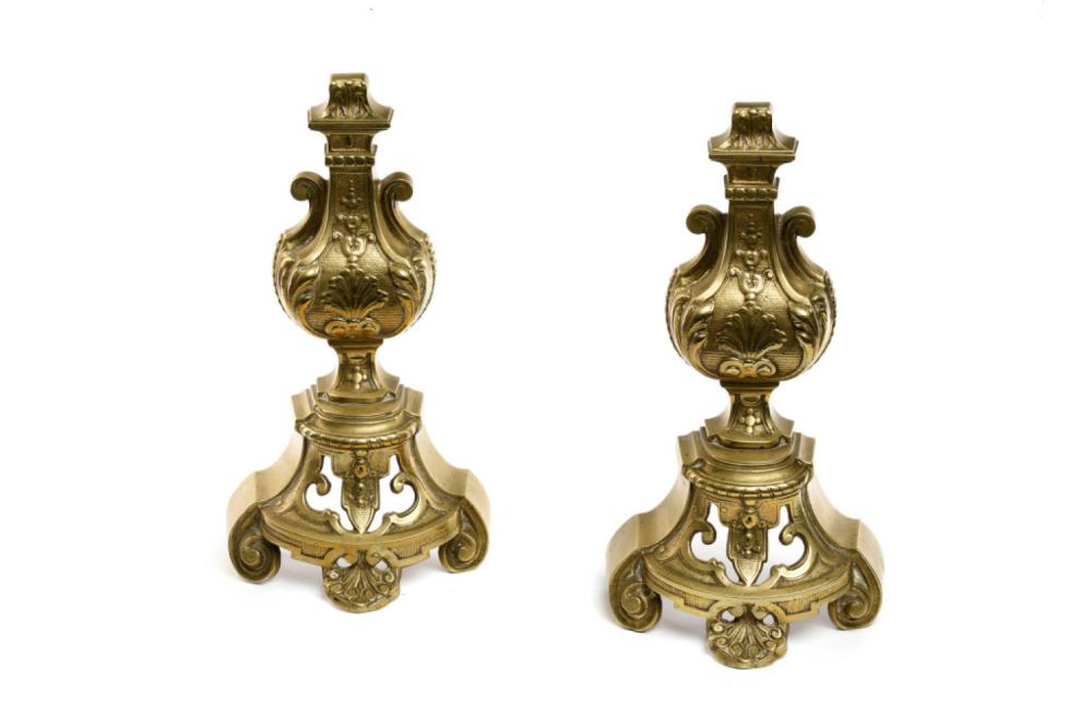 Edward Miles comparable auction result: par de chenets em bronze dourado decora o de e