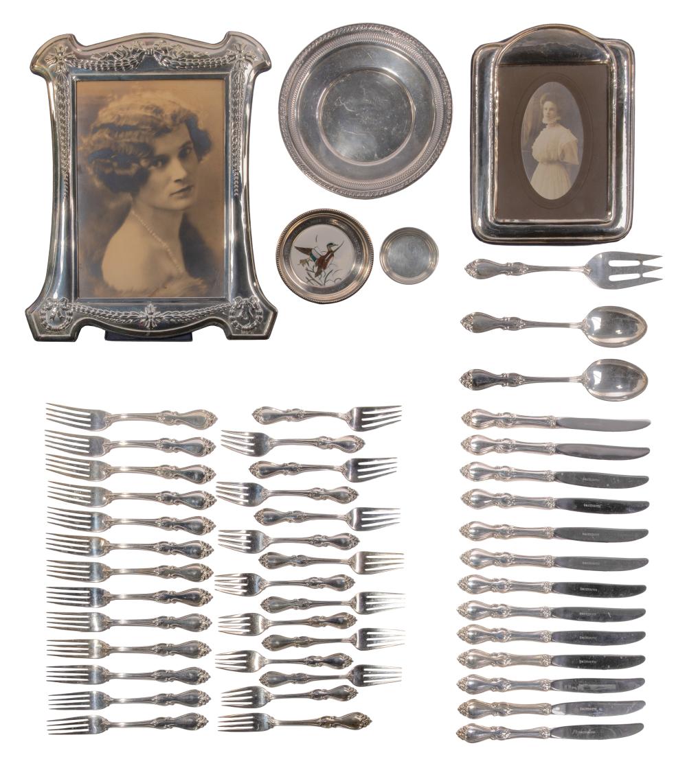 Towle 'Queen Elizabeth I' Sterling Silver Flatware Service sold by Leonard Auction, lot 34 — auction record photograph