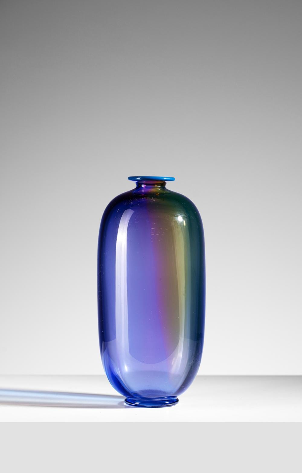 Ann Wärff comparable auction result: ann warff jan erik ritzman sven ake carlsson vase in heavily iridescent glass for transjo hytta