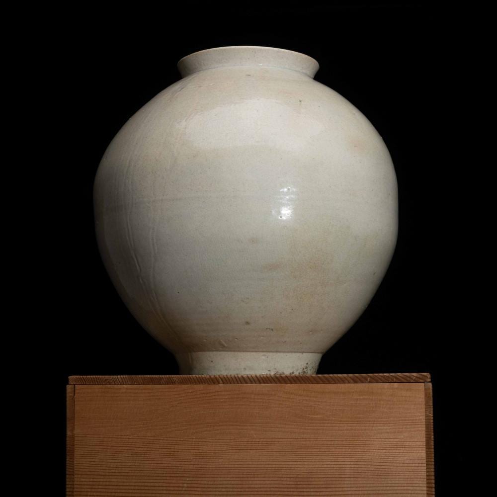A Korean White Glazed Jar, JOSEON DYNASTY comparable sale