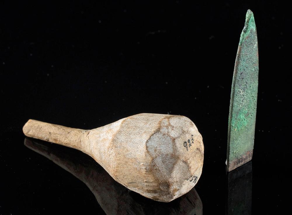 Egyptian Sculptor's Tools, Mallet & Chisel, ex-Museums sold by Artemis Gallery, lot 11 — auction record photograph