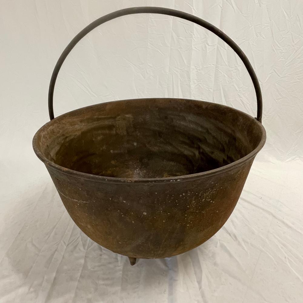 Large Cast Iron Cauldron/ Butcher Kettle with Handle 27 x 18 in. (68.6 x 45.7 cm.) sold by Asselmeier May Auctions, lot 31 — auction record photograph