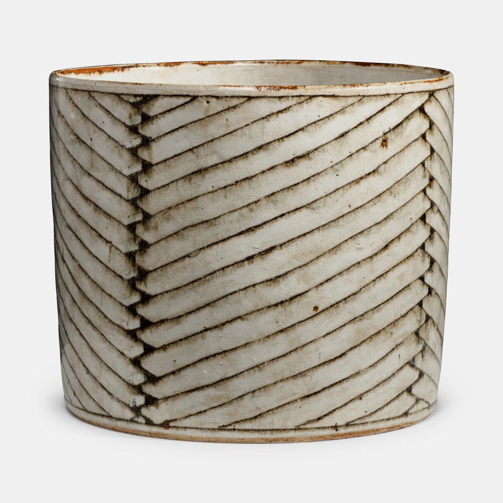 gertrud vasegaard danish 1913 2007 monumental cylindrical vessel kumme 1976 · Hindman · 2023-10-26 Gertrud Vasegaard comparable auction result: gertrud vasegaard danish 1913 2007 monumental cylindrical vessel kumme 1976