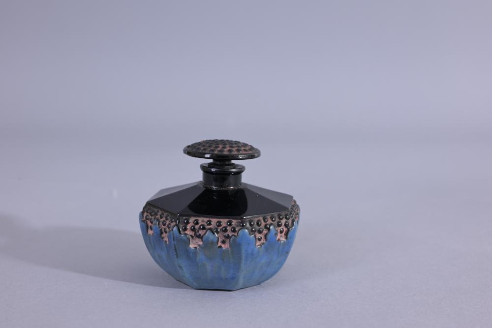 Julien Viard comparable auction result: julien viard black and blue art deco perfume
