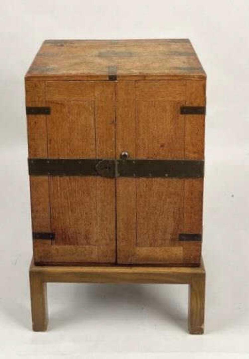 Antique Oak Campaign Collectors' Chest sold by Schwenke Auctioneers, lot 208 — auction record photograph