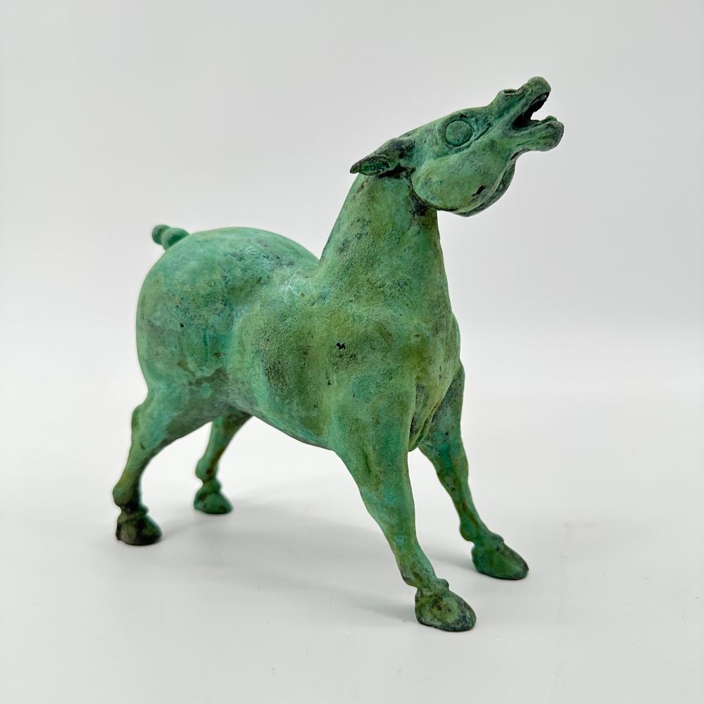 Daniel Monic comparable auction result: daniel monic 1948 2015 cheval stylis bronze patine verte ht 18 cm longueur 17 cm