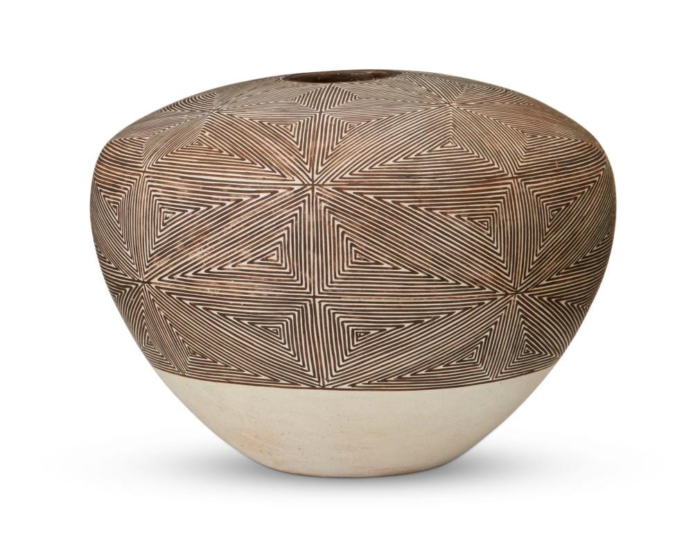 Marie Zieu Chino comparable auction result: marie zieu chino 1907 1982 acoma pueblo a high shouldered seed pot mid 20th century