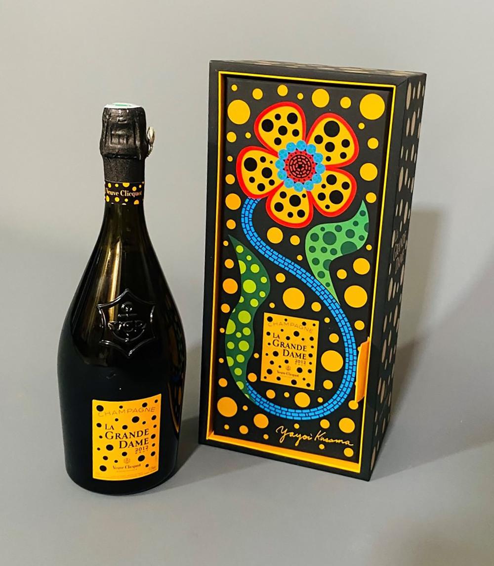 Yayoi KUSAMA (Né en 1929) & VEUVE CLICQUOT (LVMH). « La Grande Dame ». sold by Louiza Auktion & Associés, lot 178 — auction record photograph