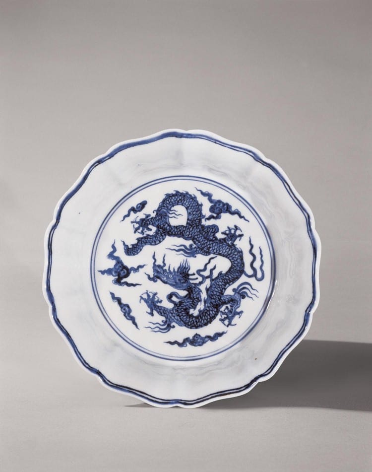 An Exceptionally Fine And Rare Blue AND WHITE 'DRAGON' BRUSHWASHER MARK AND PERIOD OF XUANDE comparable sale