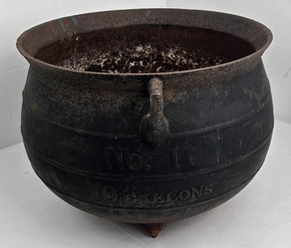 Antique Savery Philadelphia Cast Iron Cauldron sold by Davis Brothers Auction, lot 1146 — auction record photograph