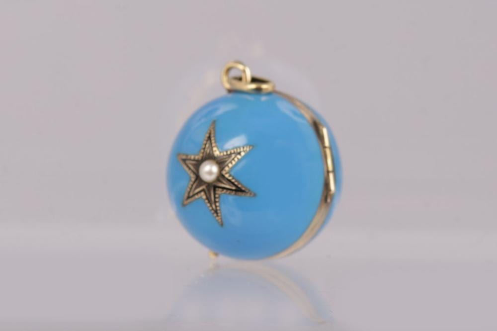 ANTIQUE ENAMEL 'BALL' LOCKET sold by Sheppards, lot 1261 — auction record photograph