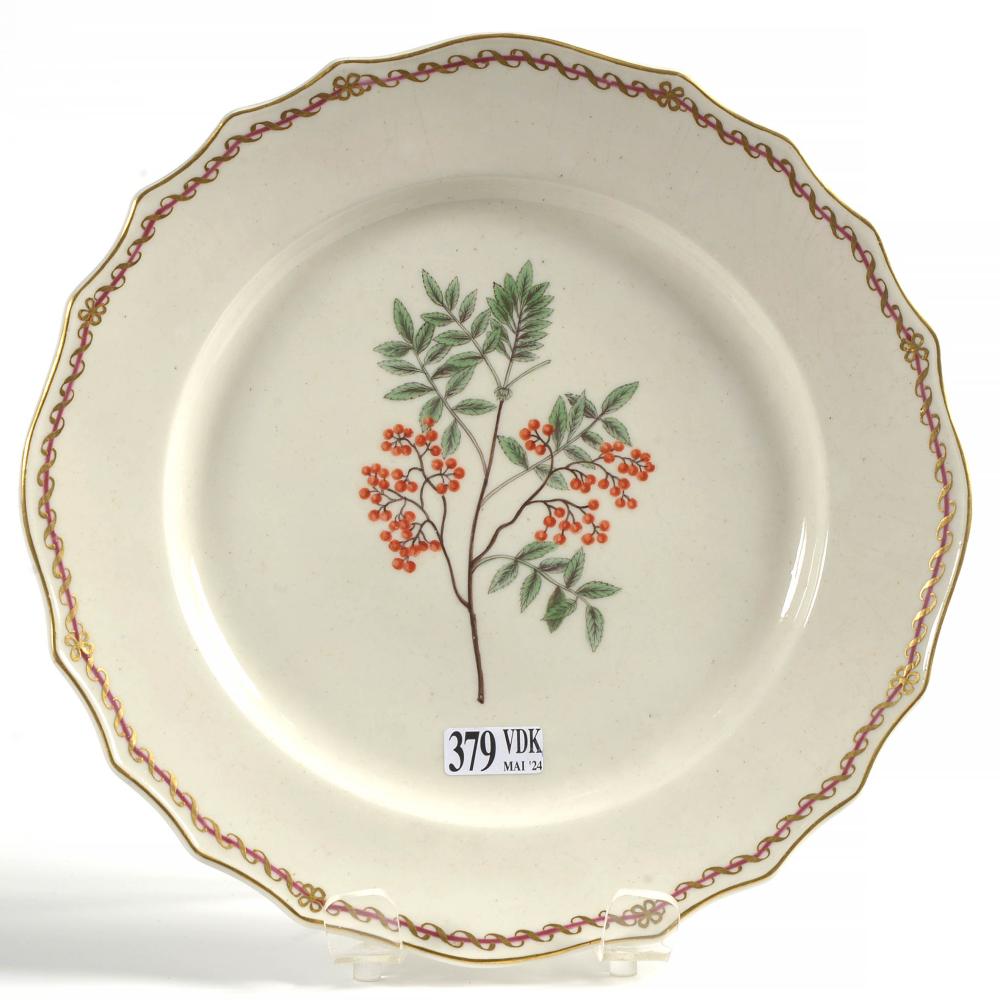 Ma-li Wu comparable auction result: assiette chantourn e en porcelaine polychrome de tournai d cor e d une sordus torminalis la mani