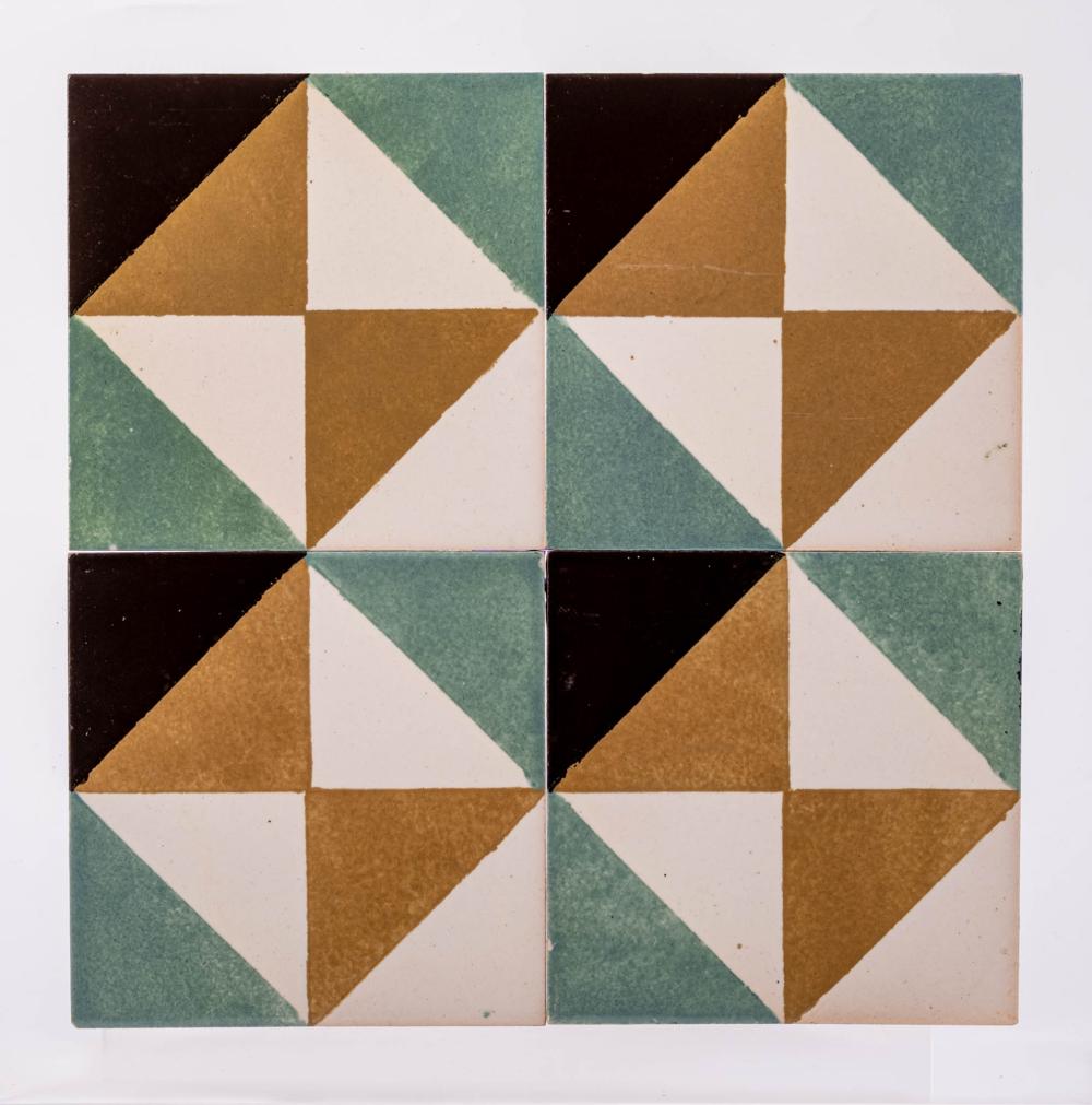Maria Keil comparable auction result: maria keil n 1914 2012 azulejos em cer mica vi va de lamego sobre placa de acrilico