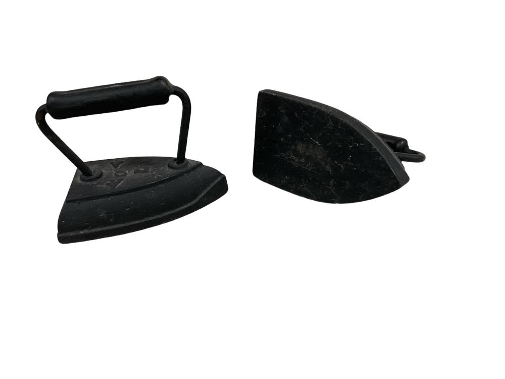 (2) # 7 Sad Irons sold by Apple Tree Auction Center, lot 1433 — auction record photograph