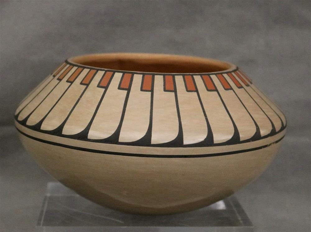 Crucita Gonzales Calabaza comparable auction result: blue corn southwest native american san ildefonso pueblo 1921 1999 geometrically painted pottery bowl bowl made by native america