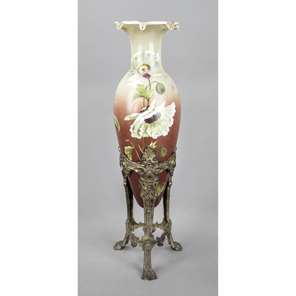 AMPHORA VASE, EARLY 20TH CENTURY, ELON sold by Historia Auctionata, lot 1878 — auction record photograph