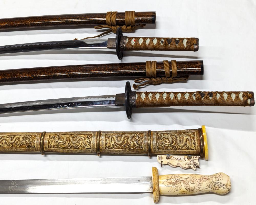 Mixed lot of Japanese swords and knives (4) sold by JB Military Antiques, lot 433 — auction record photograph