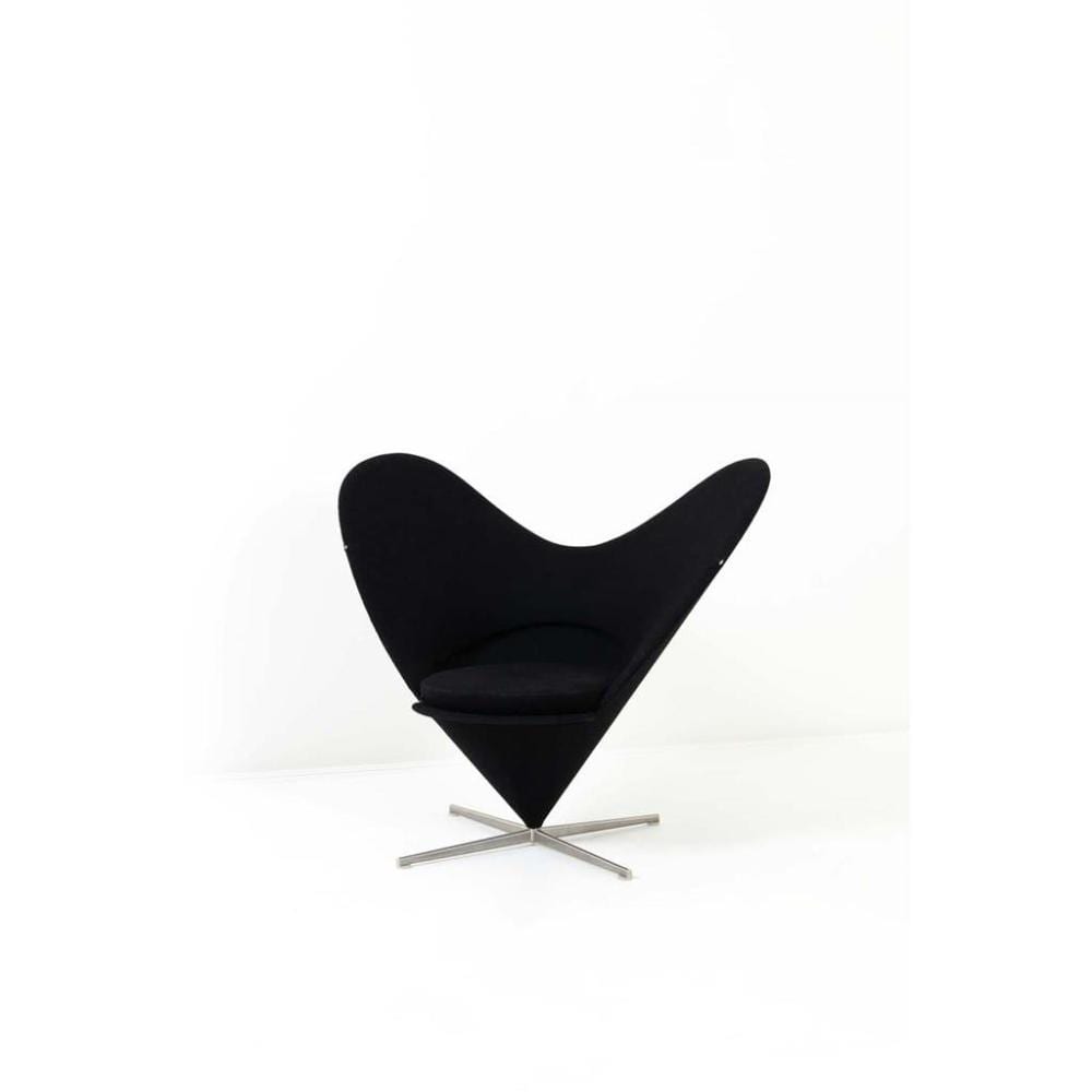 Cesare Leonardi comparable auction result: cesare leonardi 1935 2021 set composed of a solidi n1 6 chair and a solidi unassembled panel