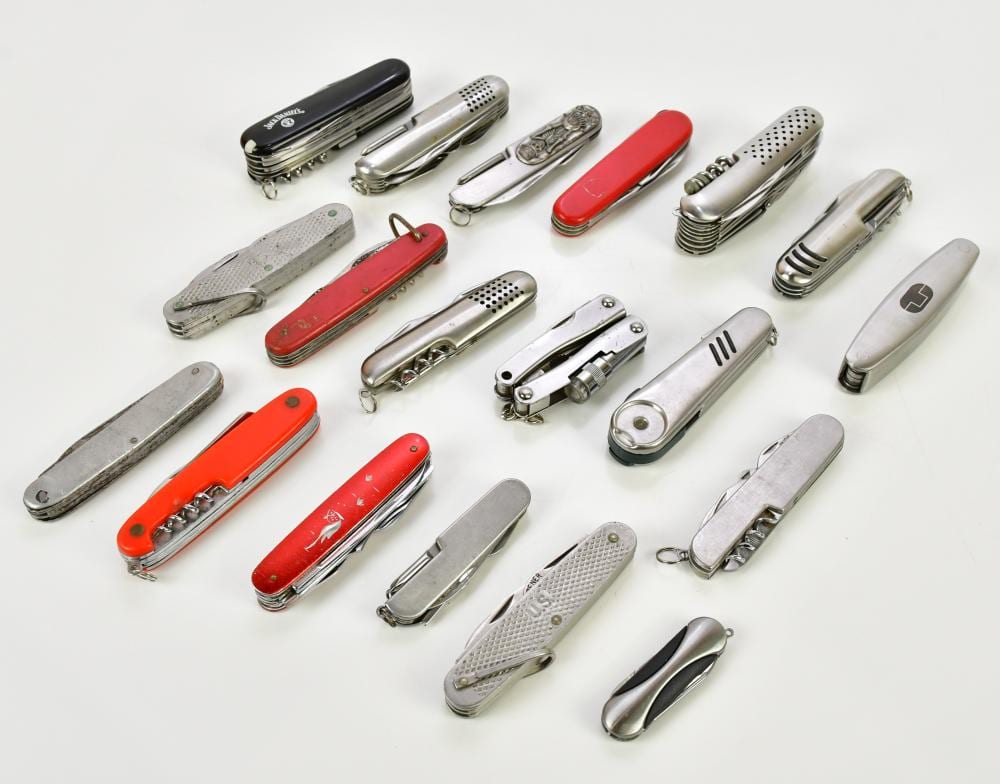 A. Daniel comparable auction result: a collection of various pocket knives including a jack daniel s example
