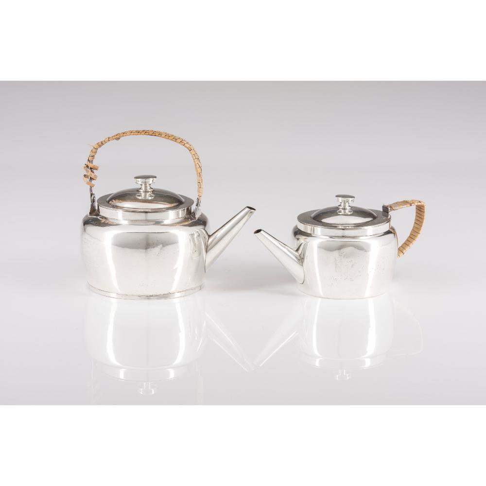 Teapot and kettle sold by Veritas Art Auctioneers, lot 192 — auction record photograph
