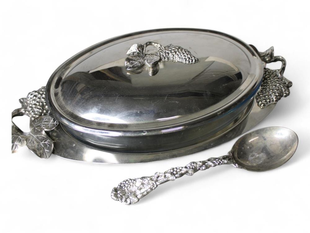 Elegant Silver Server with Serving Spoon sold by Apple Tree Auction Center, lot 158 — auction record photograph