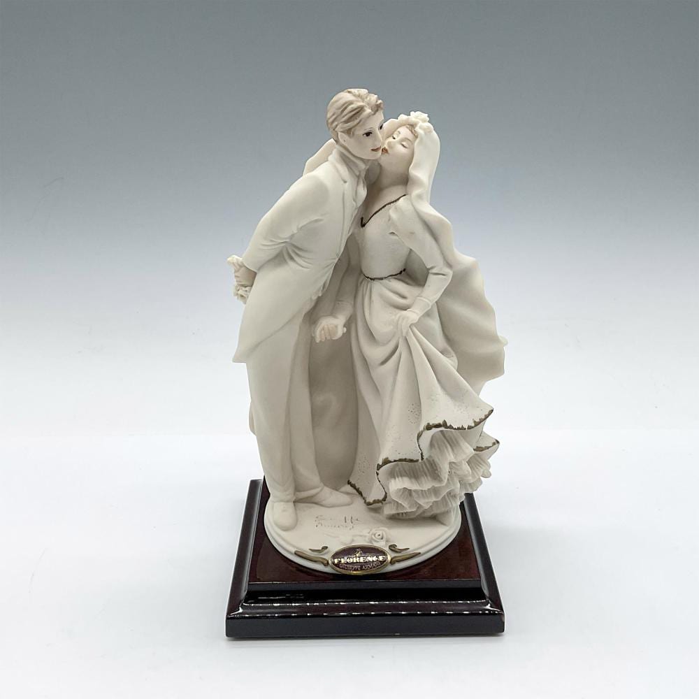 Giuseppe Armani Porcelain Florence Figurine, Wedding Couple sold by Lion and Unicorn, lot 121 — auction record photograph