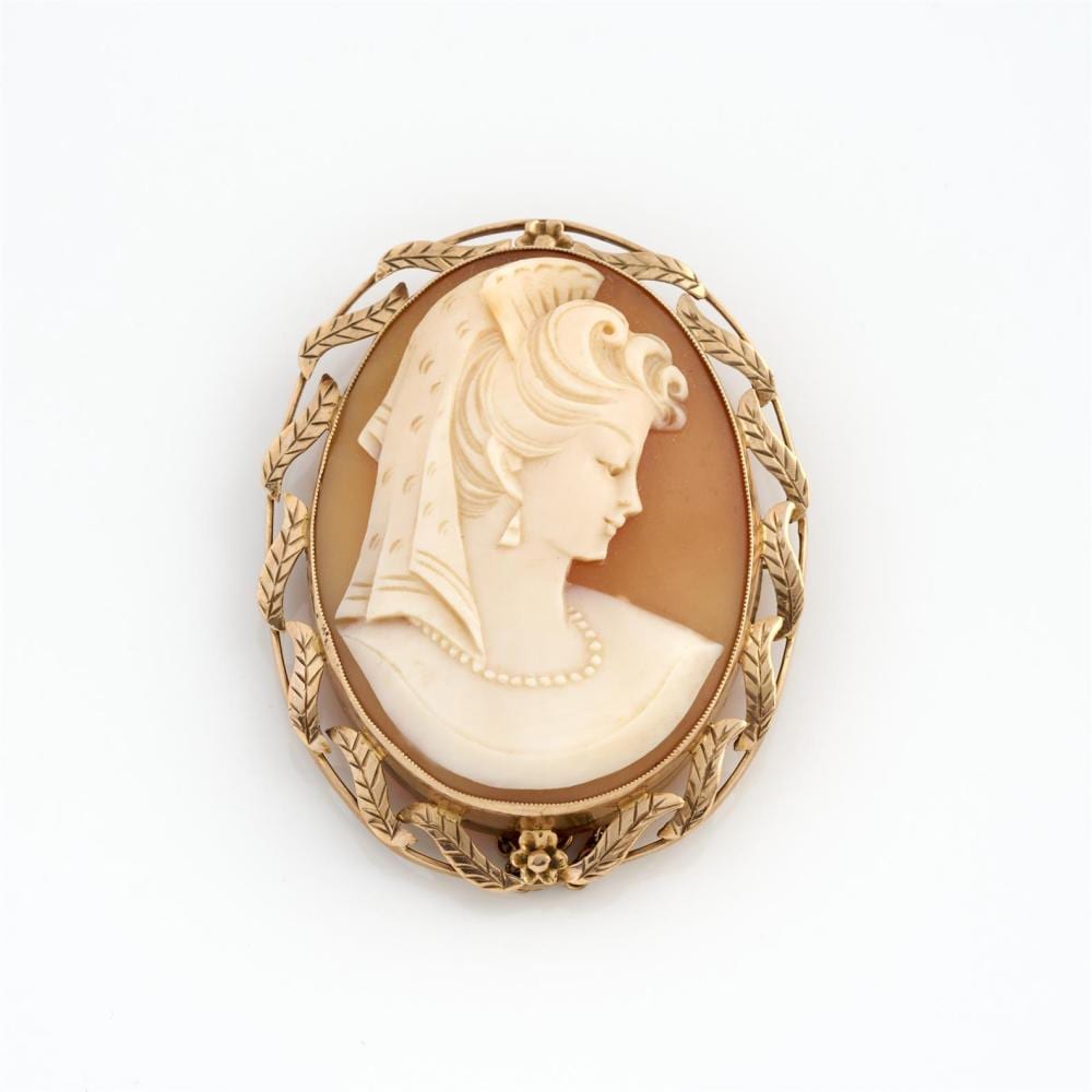 A SHELL CAMEO BROOCH/PENDANT IN 9CT GOLD, 48 X 38MM sold by Leonard Joel, lot 3190 — auction record photograph