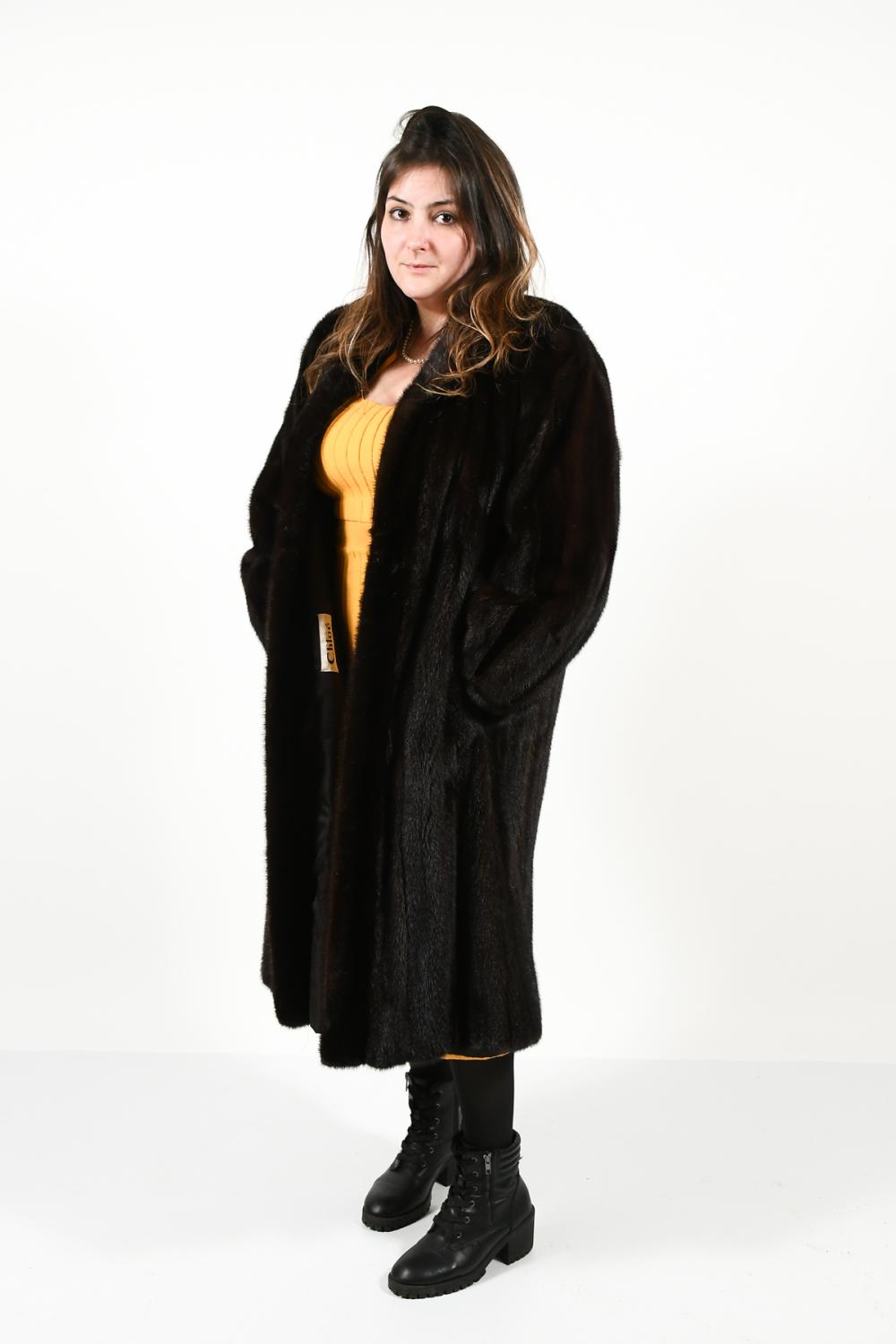 FULL LENGTH MINK COAT sold by Burchard Galleries Inc, lot 1117 — auction record photograph