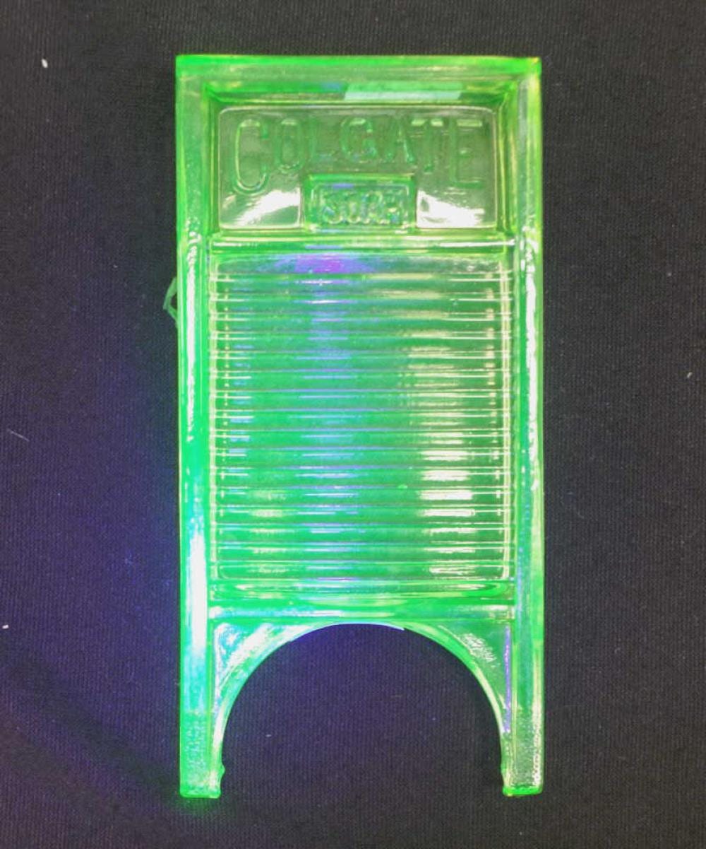 Colgate uranium glass soap washboard sold by Barsby Auctions, lot 1451 — auction record photograph