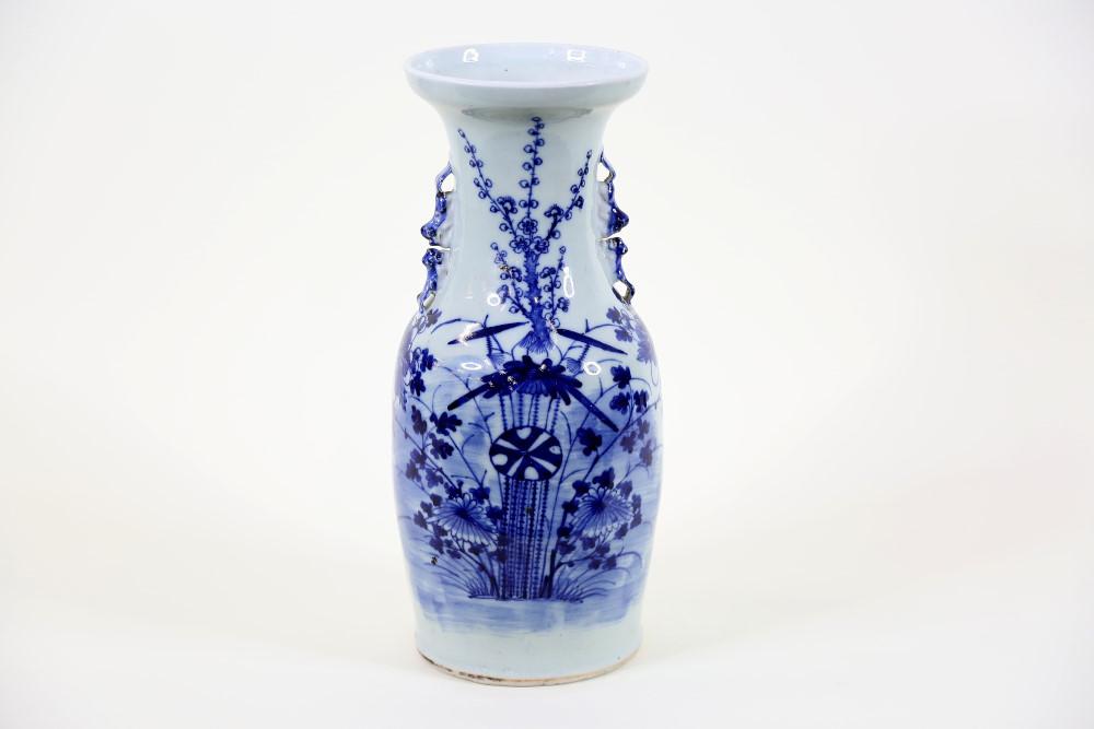 Chinese blue-and-white porcelain vase catalogued with all-over hand-painted decoration