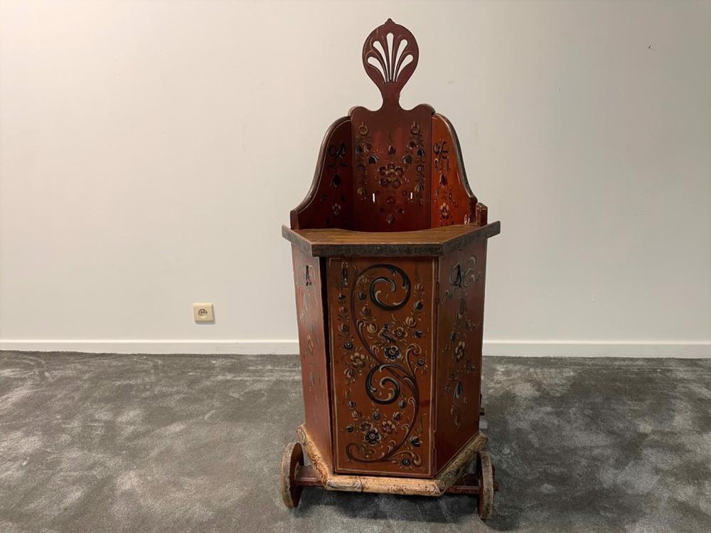 antique high chair sold by Cnock Auctions, lot 319 — auction record photograph