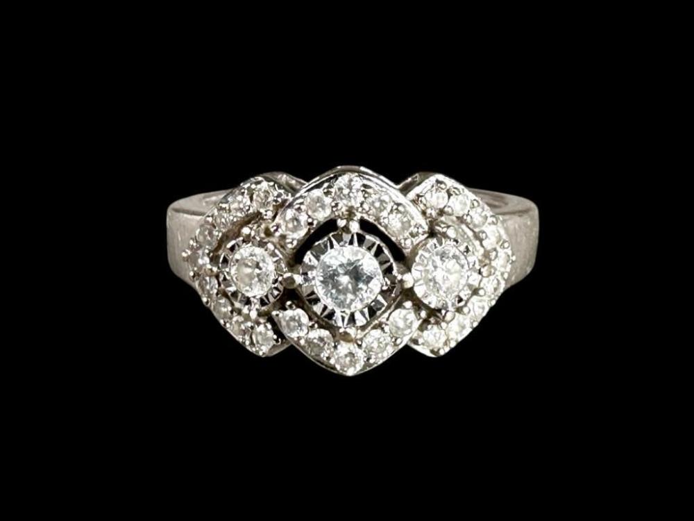 White Gold and Diamond Antique Style Ring sold by Neue Auctions, lot 42 — auction record photograph