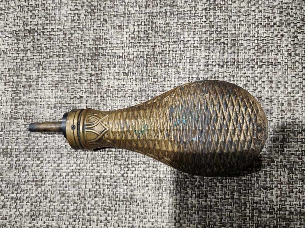 Vintage 1800s Powder Flask sold by David G Smith Auctions, lot 1142 — auction record photograph
