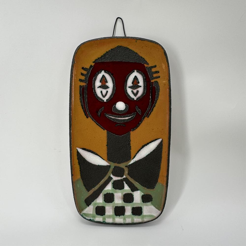 Ernest D'Hossche comparable auction result: ernest d hossche 1912 1976 plat en c ramique boch keramis d cor de clown marque studio d art dimensions 40 x 21 cm