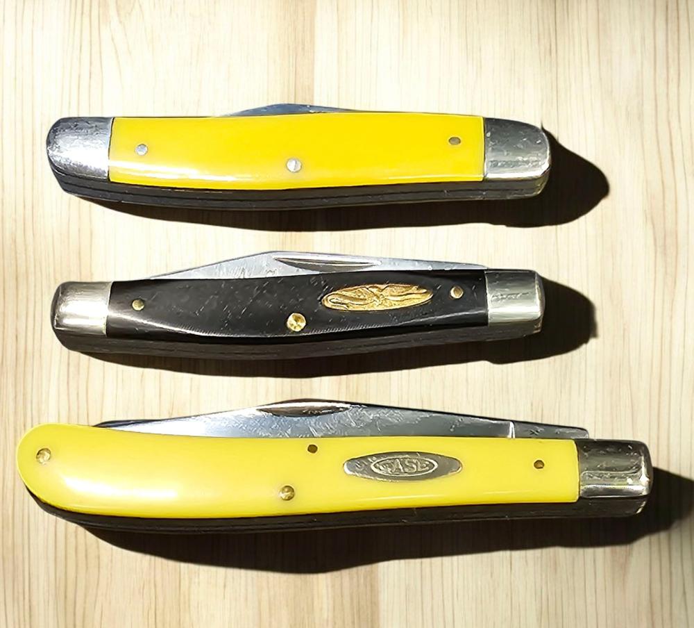 Case XX USA 10 Dot Yellow 32048 Slimline Trapper Farmers Jack Knife & Vintage Ka-Bar Pocket Knife 2 sold by Main Auction Galleries, lot 39 — auction record photograph